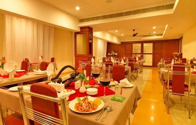 Dhanunjayas Luxury Hotel Hosūr Exteriör bild